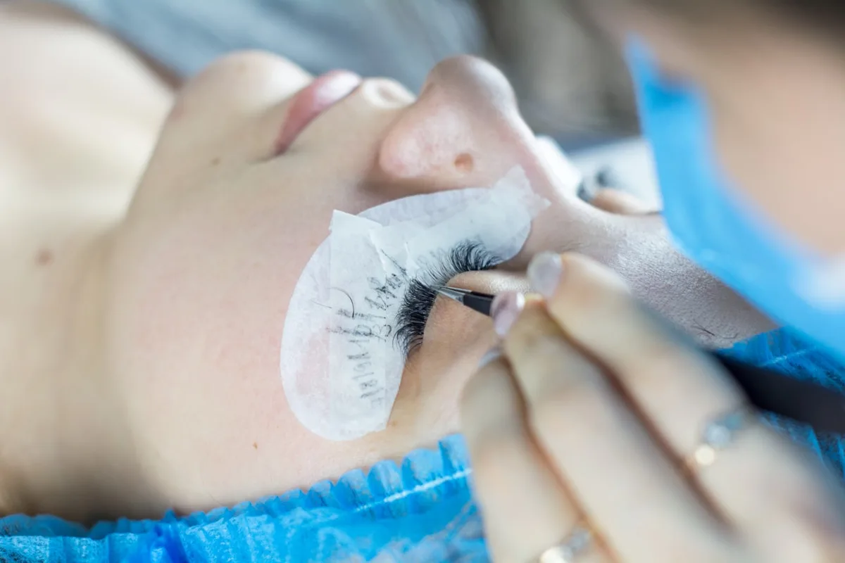 Sienna Cole Lashes interior